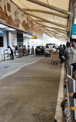वाराणसी एयरपोर्ट पर पहुंचा जसपाल राणा का पार्थिव शरीर: चार्टर विमान से देहरादून से लाया गया, मणिकर्णिका घाट पर होगा अंतिम संस्कार - Varanasi News जसपाल राणा का पार्थिव शरीर लेकर चार्टर विमान शनिवार को देहरादून से वाराणसी पहुंच गया।