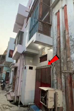 हे अयोध्येतील स्वर्गद्वारी मोहल्ल्यातील टिन्नू यादव यांचे वडिलोपार्जित घर आहे.