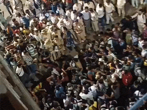 बिहार सिपाही भर्ती परीक्षा: कैंडिडेट्स ने स्टेशन पर की तोड़फोड़-पथराव, पुलिस ने किए हवाई फायर