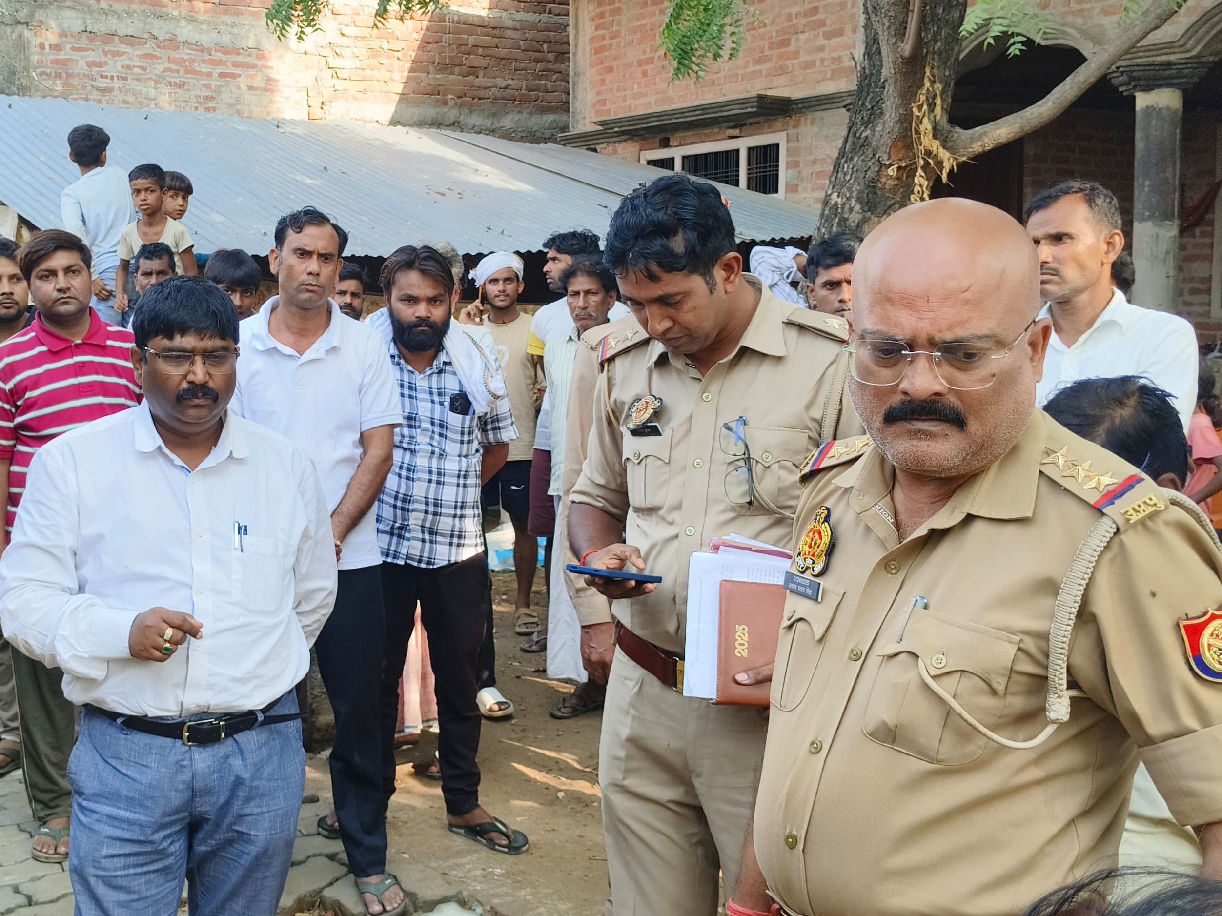 Barabanki SADM Resolves Road Dispute | Villagers Get Access