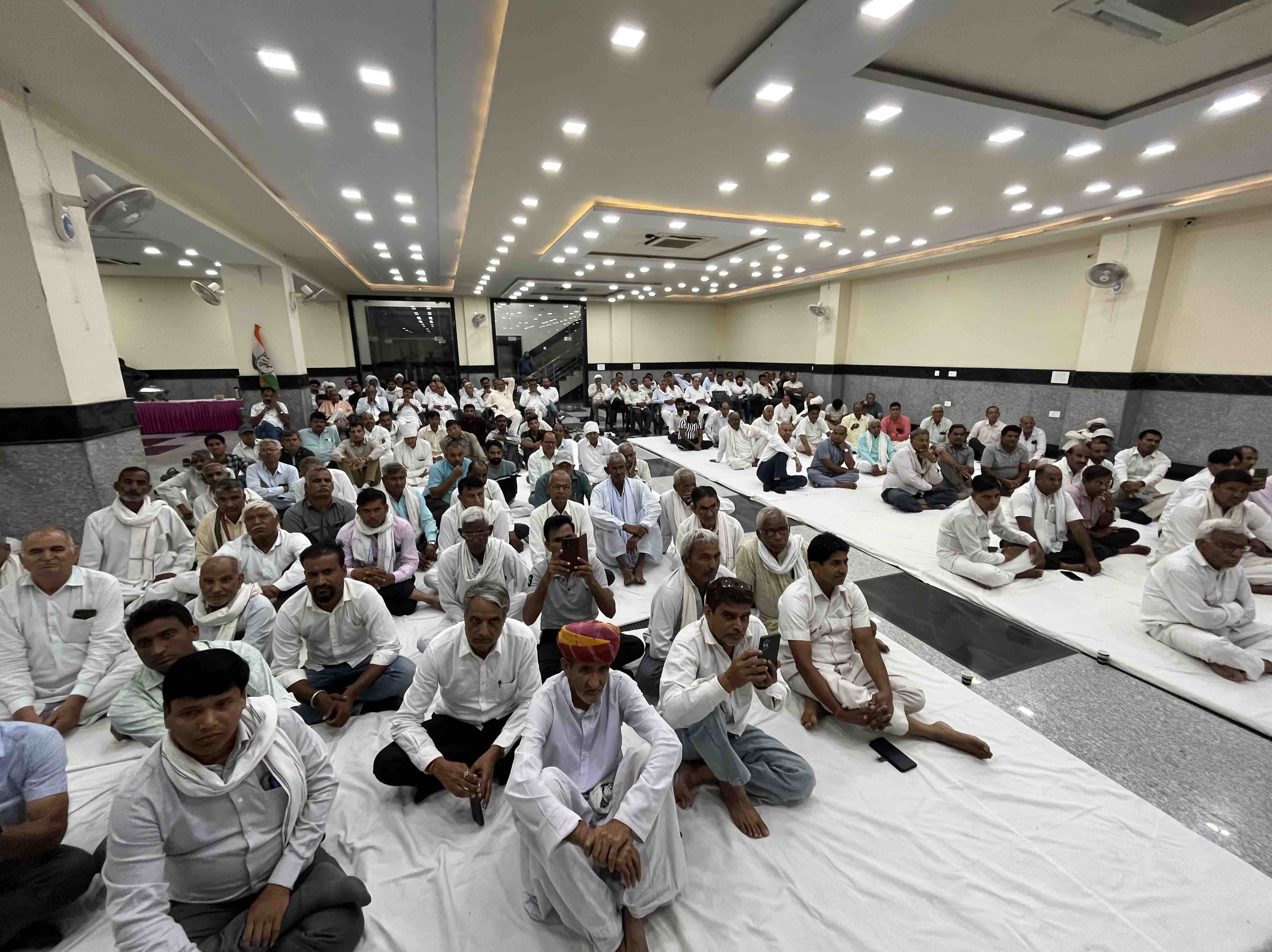 नीमकाथाना और पाटन ब्लॉक की बैठकों में संगठन को मजबूत बनाने तथा आगामी चुनावों की रणनीति पर चर्चा हुई।