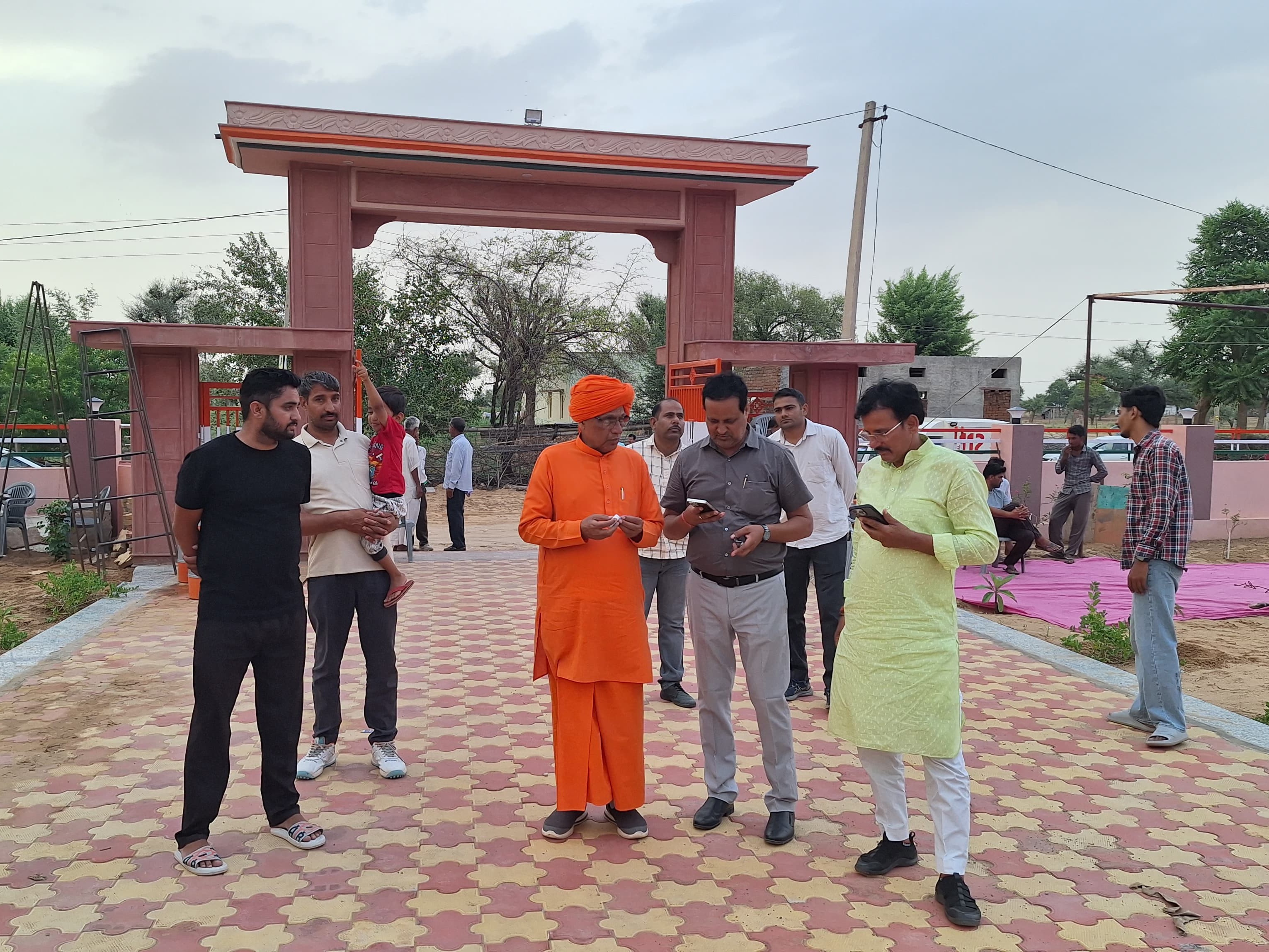 समारोह की तैयारियां लगभग पूरी हो गई है।