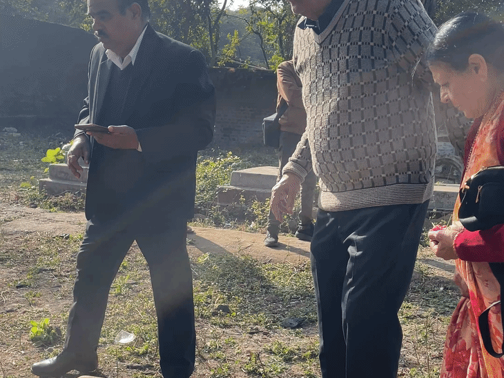 डेनियल इब्राहिम जब कब्रिस्तान गए तो उन्हें पता चला कि वहां अतिक्रमण करने की कोशिश की जा रही है.