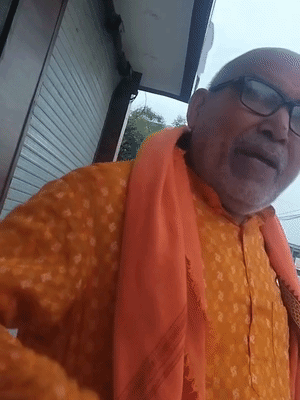 राम मंदिरातून 200 कोटींची देणगी चोरीला गेली का: 50 कर्मचारी रडारवर, अनेक 5 वर्षांत करोडपती झाले; आतापर्यंत 2 कोटी रोख रक्कम मिळाली केडी तिवारी म्हणाले की, कोट्यवधी रुपयांची जमीन खरेदी केल्याची गोष्ट खोटी आहे. माझ्या मुलांनी निवृत्त झाल्यावर जमीन खरेदी केली होती.