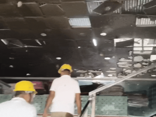करीब 45 मिनट की मशक्कत के बाद आग पर काबू पाया।