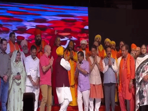जालंधर में एक शाम शिव के नाम धार्मिक कार्यक्रम में पहुंचे सीएम मान और समूची आप लीडरशिप। - Dainik Bhaskar