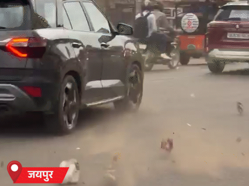राजस्थानमधील जयपूरमध्ये रविवारी संध्याकाळी वादळ आले. यामुळे वाटसरूंना त्रास सहन करावा लागला.
