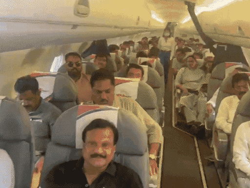 नामांकन जांच के दिन, कांग्रेस विधायक बेंगलुरु के लिए उड़ान में सवार हुए थे।