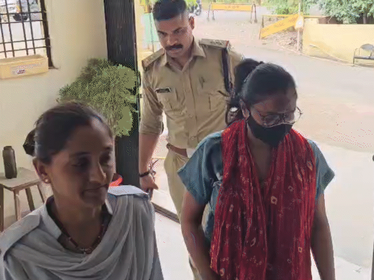 महिला 25 मई को बैंक से पैसे लेकर फरार हो गई थी। पांच दिन बाद खुलासा हुआ।