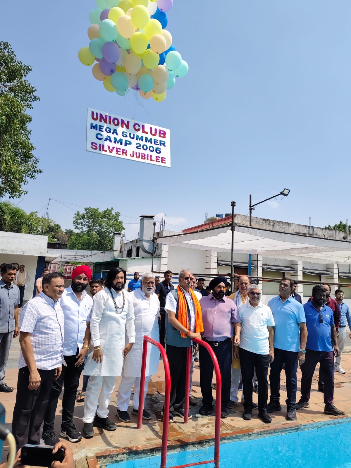 बच्चों को स्विमिंग, बैडमिंटन, लॉन टेनिस, टेबल टेनिस और बिलियर्ड्स का प्रशिक्षण दिया गया।