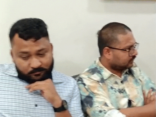 ACB बिलासपुर की टीम ने तीनों आरोपियों को रिश्वत लेते अरेस्ट किया। - Dainik Bhaskar