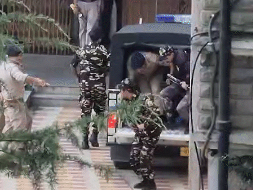 मनीषा मित्तल मर्डर केस में पकड़े गए शूटरों को कोर्ट में पेश करती शिमला पुलिस।