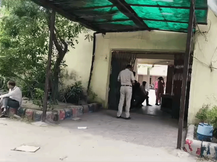 आर्मी इंटेलिजेंस की सूचना पर आरोपी युवक को MIA थाना लाया गया। (फाइल फोटो)