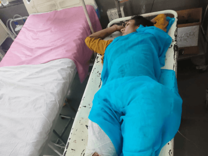 प्रारंभिक तौर पर हादसे का कारण तेज रफ्तार और लापरवाही माना जा रहा है