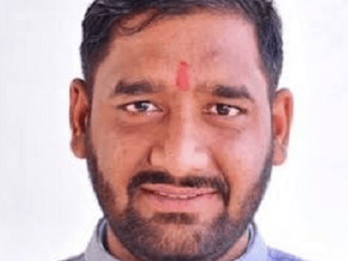 जिला प्रमुख मनोज यादव और कांग्रेस नेता दीपिका यादव। - Dainik Bhaskar