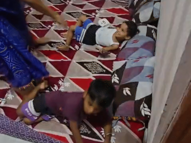 अब तक दूषित पानी से 10 लोगों के बीमार होने की जानकारी सामने आई है।