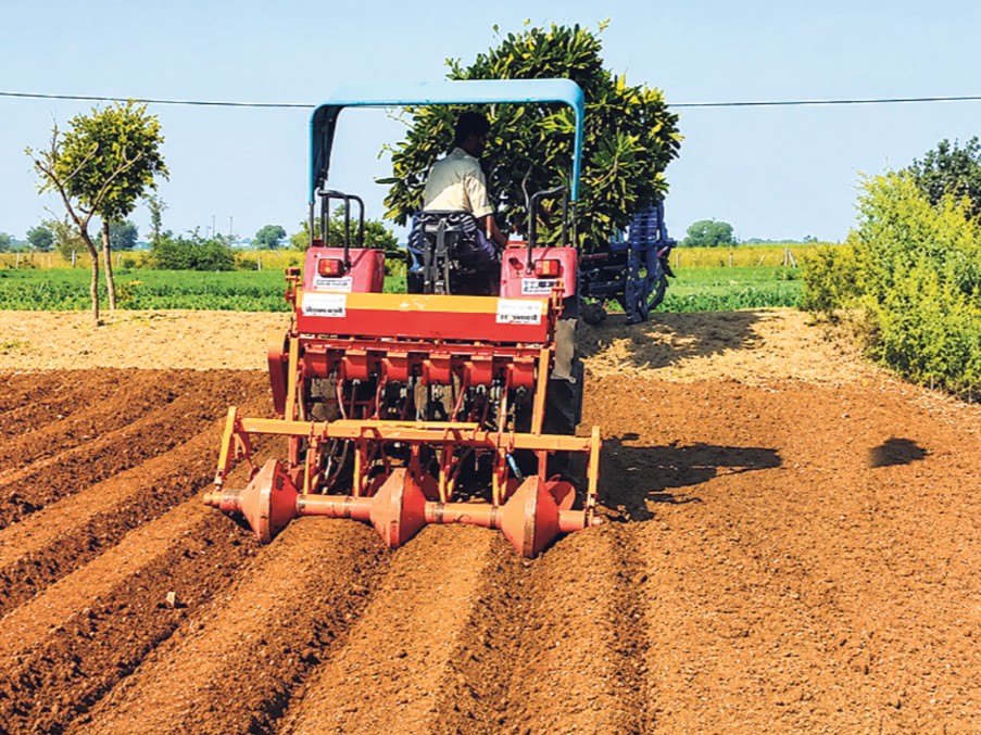 Collective Farming Model Cuts Costs Up to 30% | Agri Schemes