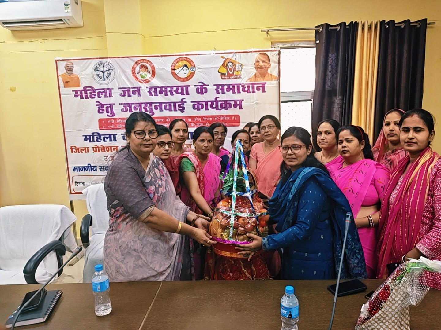 Kasganj Mahila Ayog Jansunwai | Renu Gaur Hears 13 Cases, Disposes 2