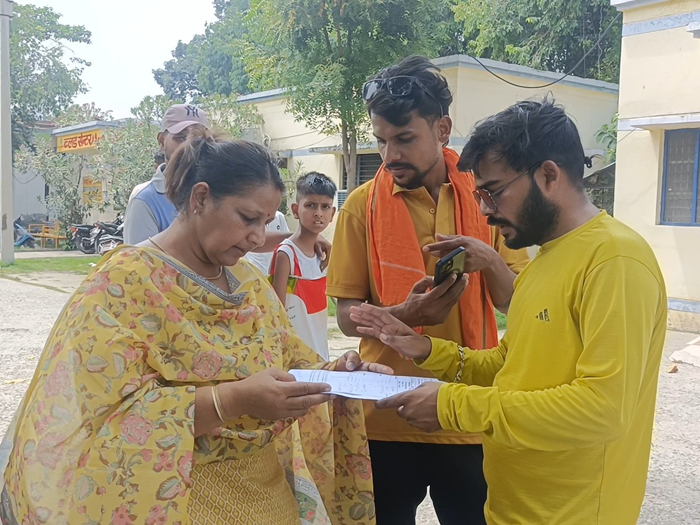 Kashipur Hospital Woes | Patient Complaints Long Queues Medicines