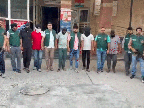 ISI से जुड़े आतंकी मॉड्यूल के पांच और आरोपी अरेस्ट: पुलिसकर्मियों को निशाना बनाने का टार्गेट दिया गया था, दो दिन में अब तक 12 गिरफ्तार मंगलवार को इस मॉड्यूल के 7 सदस्यों को गिरफ्तार किया गया था।