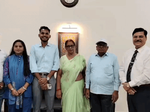 मेरठ के दीवान पब्लिक स्कूल के पूर्व छात्र संकेत कुमार बने ISRO Scientist