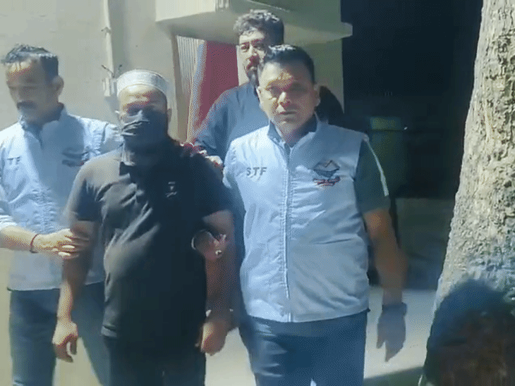 पुलिस ने आरोपी को गिरफ्तार कर लिया है