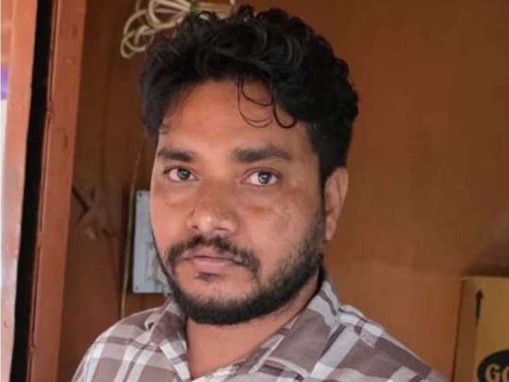 संजय दिवाकर RES (ग्रामीण यांत्रिकी सेवा) विभाग का प्रभारी SDO है।