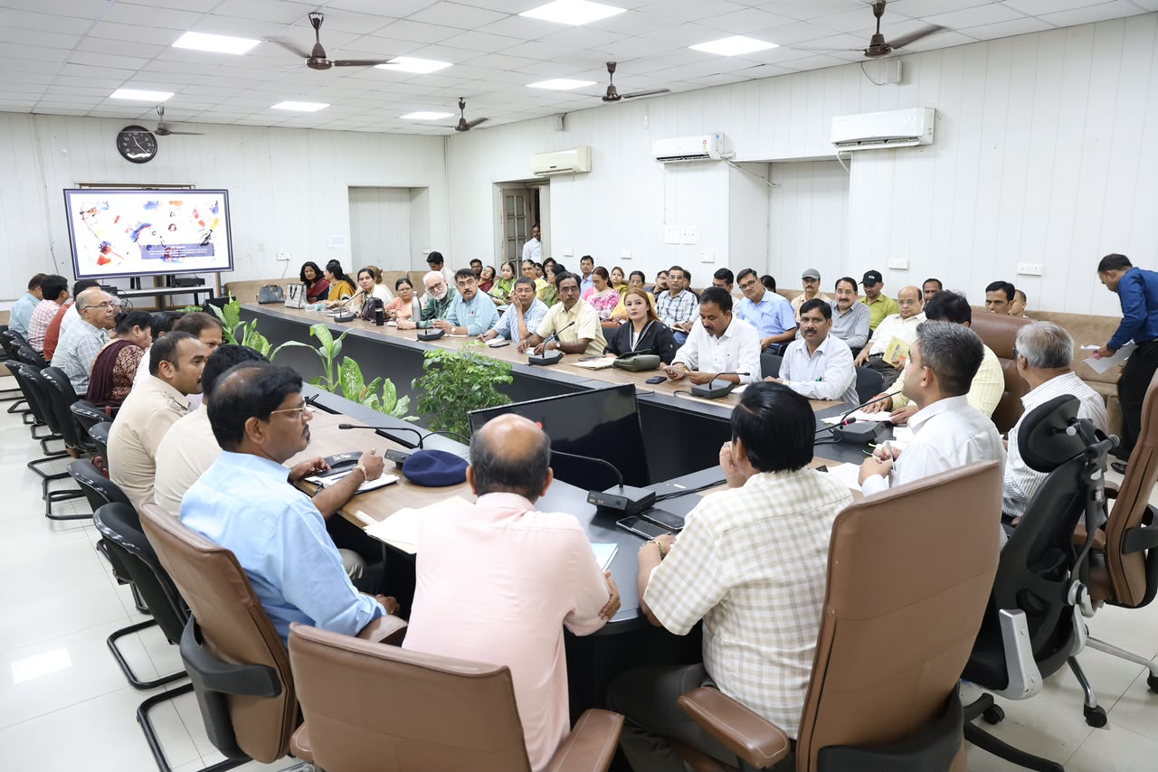 नीट परीक्षा को लेकर कलेक्टर प्रियंक मिश्रा ने गुरुवार को भोपाल में बैठक की.