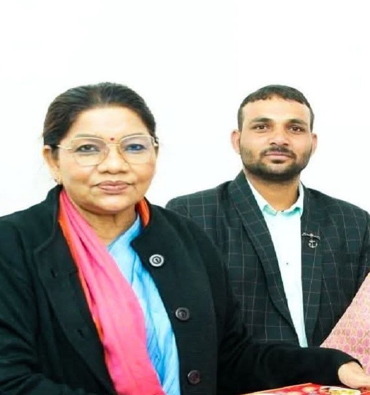 रेणुका सिंह के साथ आरोपी निशांत त्रिपाठी की पुरानी फोटो।