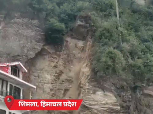 शिमला में बुधवार को बारिश के बाद लैंडस्लाइड हुई।