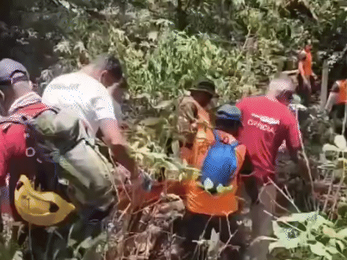पुणे में 400 फीट गहरी खाई में गिरा युवक: मंगेतर का बर्थडे मनाने गया था, तेज हवा से बैलेंस बिगड़ा; नंवबर में शादी होनी थी पुलिस और शिवदुर्ग मित्र इमरजेंसी रेस्क्यू टीम ने घनी झाड़ियों से 3 घंटे तक ऑपरेशन चलाकर केतन के शव को बाहर निकाला