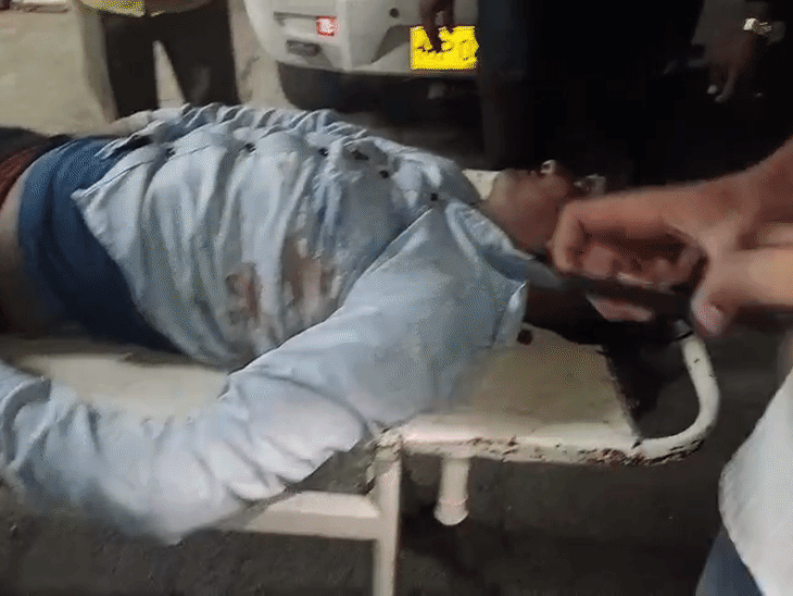 युवक को अस्पताल लाया गया. डॉक्टरों ने उसे मृत घोषित कर दिया.