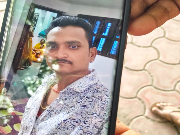 ये तस्वीर है उत्तर प्रदेश के रहने वाले मोहित वाजपेई की.