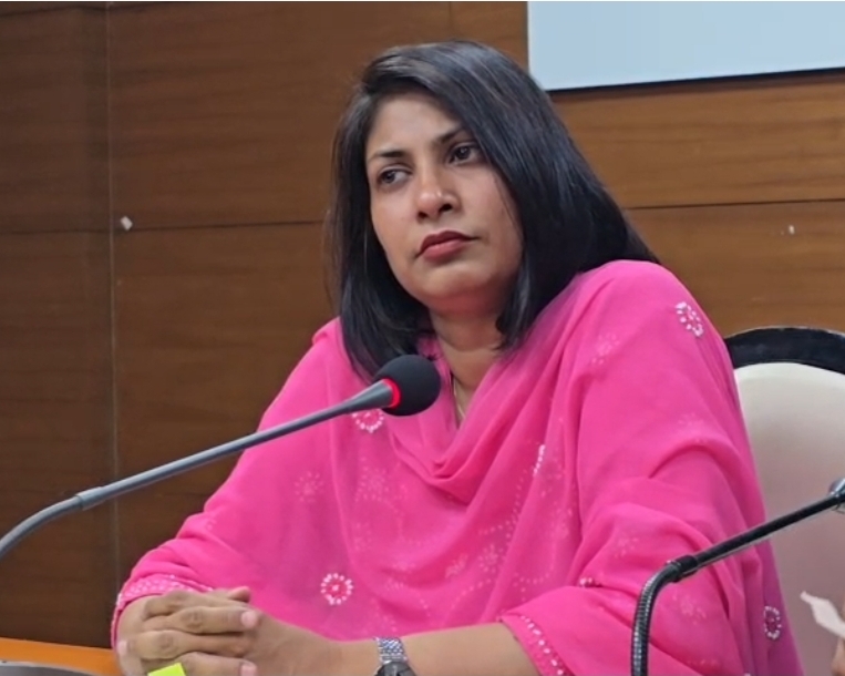 झज्जर डीसी वर्षा खांगवाल परीक्षा के दौरान सभी व्यवस्थाओं की निगरानी के लिए जिला स्तरीय मॉनिटरिंग कमेटी गठित की है।