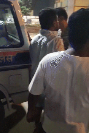 पुलिस की गिरफ्त में आरोपी।