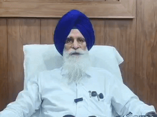 मीडिया से बातचीत करते कमेटी के प्रधान जगदीश सिंह झींडा।