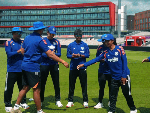 महिला एशिया कप इमर्जिंग टूर्नामेंट में शानदार गेंदबाजी और उपयोगी बल्लेबाजी से प्रेमा रावत चयनकर्ताओं की नजर में आईं।