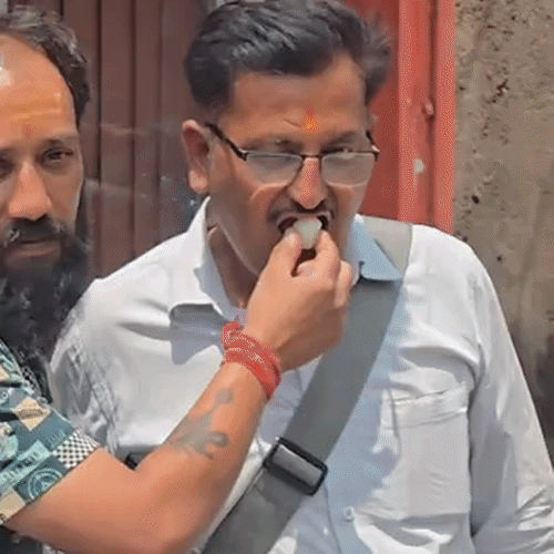 भारतीय महिला टी-20 टीम में प्रेमा रावत के चयन की खबर मिलते ही सुमटी गांव में खुशी की लहर दौड़ गई।
