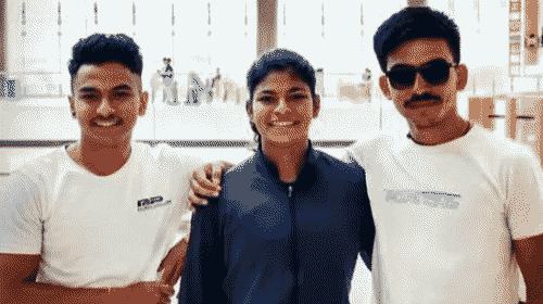 क्रिकेटर प्रेमा अपने भाई हिमांशु और विमल के साथ।
