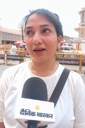 दिल्लीहून आलेल्या आरोमा गुप्ता म्हणतात की, श्रद्धेत कोणतीही कमतरता नाही. जो जसे कर्म करेल, त्याला तसे फळ मिळेल.