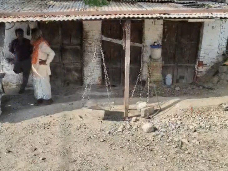 धन सिंह ने इसी आटा चक्की पर गेहूं पिसवाने के लिए दिया था।