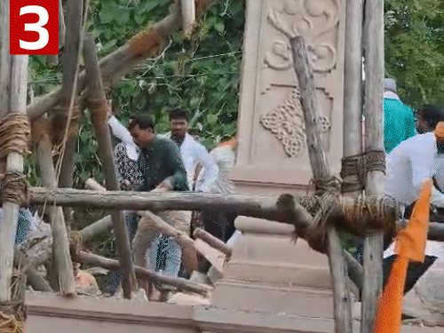 इससे मंदिर में अफरा-तफरी मच गई। बाहर मौजूद दूसरे लोगों ने निर्माण सामग्री और मंडप पर लग रहे पत्थर हटाने शुरू कर दिए।