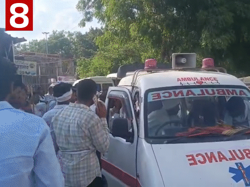 घायलों को अस्पताल पहुंचाने के लिए एम्बुलेंस बुलाई गई हैं। रेस्क्यू ऑपरेशन पूरा हो गया है। 25 घायलों को हॉस्पिटल पहुंचा दिया गया है।