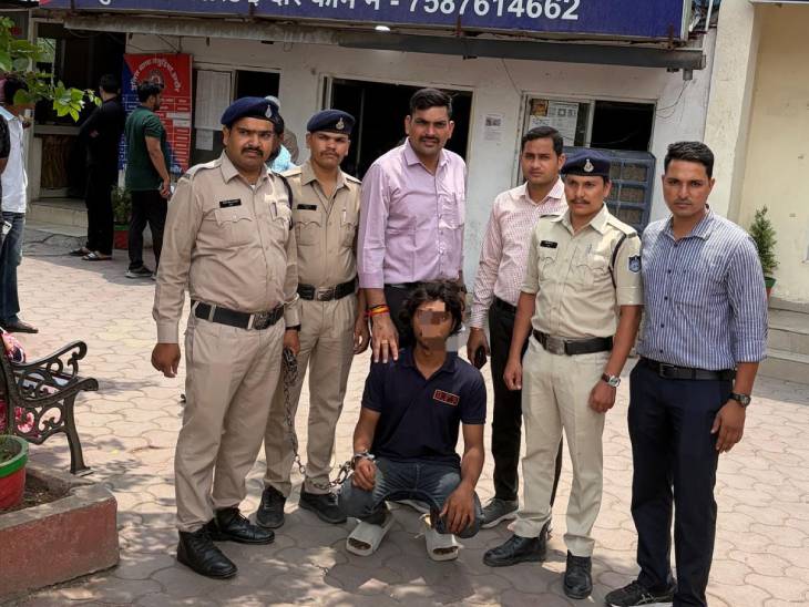शोरूम में चोरी करने वाला आरोपी पुलिस की गिरफ्त में।