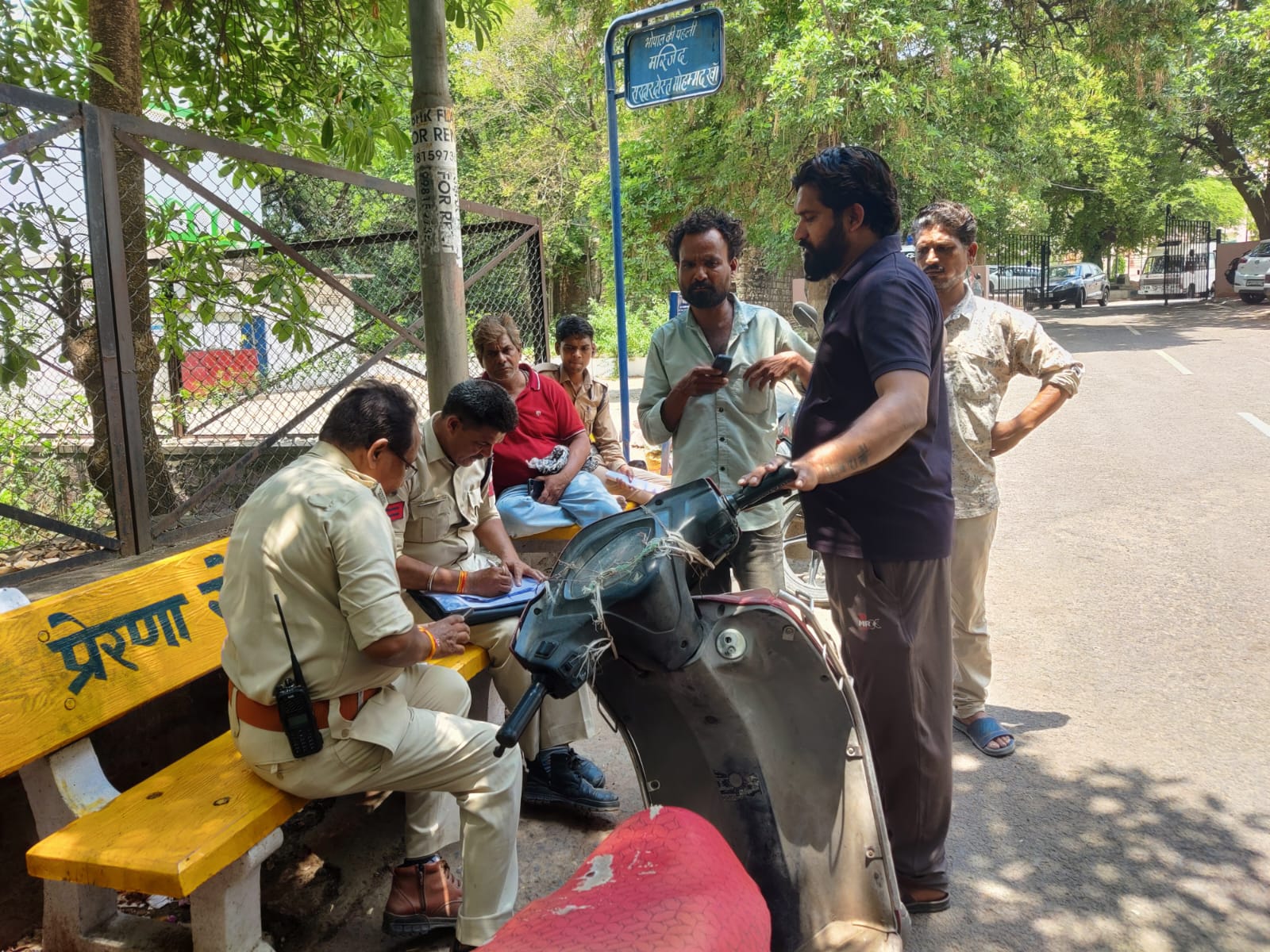 निशातपुरा पुलिस मामले की जांच कर रही है।