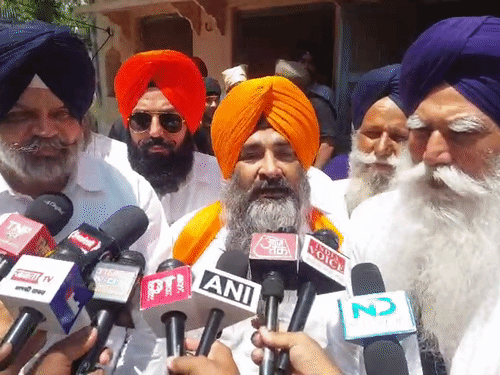 पंजाब से सांसद सर्वजीत सिंह खालसा ने कहा- एसएसपी नवनीत सिंह भुल्लर से बात हुई।