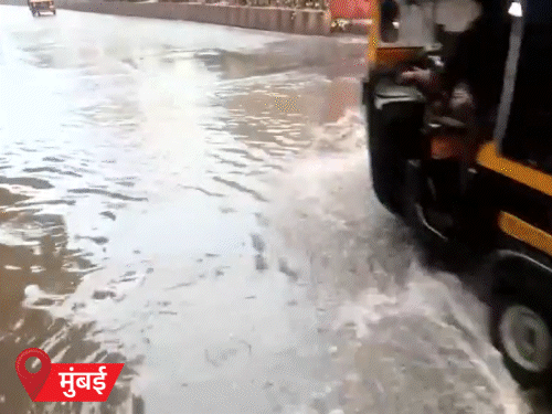 15 दिवसांनंतर मान्सून पुढे सरकला, छत्तीसगडमध्ये एन्ट्री: राजस्थानमध्ये गारपीट, मध्य प्रदेश-उत्तर प्रदेशमध्ये उष्णतेच्या लाटेचा इशारा; तामिळनाडूमध्ये वादळ मुंबईत सोमवारी सकाळी जोरदार पावसानंतर काही भागांतील रस्त्यांवर पाणी साचले.