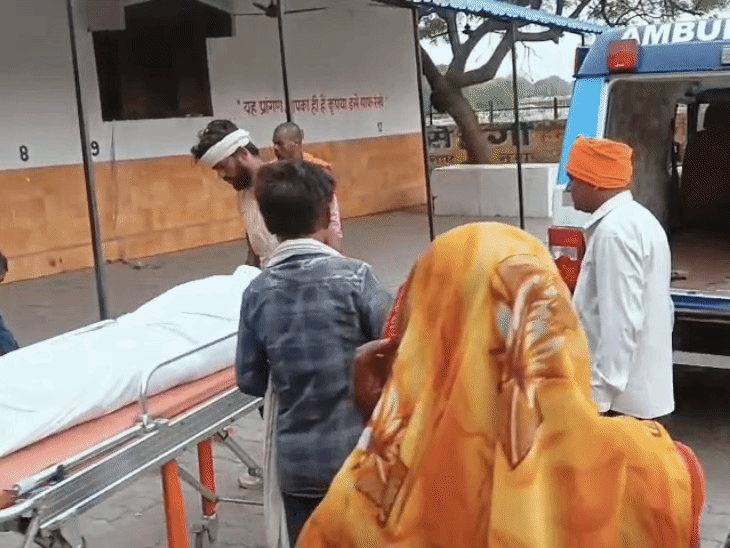 बच्ची का शव प्रयागराज से रीवा लाया गया।
