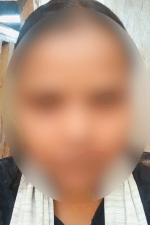 छात्रा ने वीडियो बनाकर पोस्ट किया है। जिसमें उसने आरोप लगाया है।