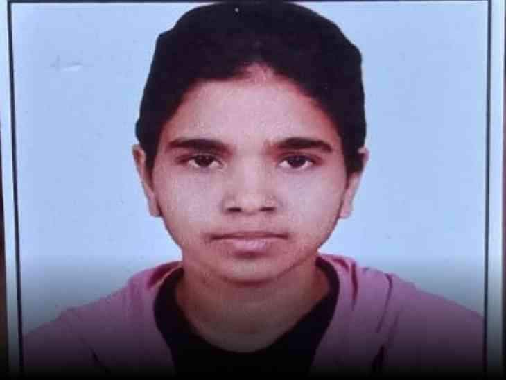 चंचल नीट परीक्षा देने के बाद से ही परेशान थी।